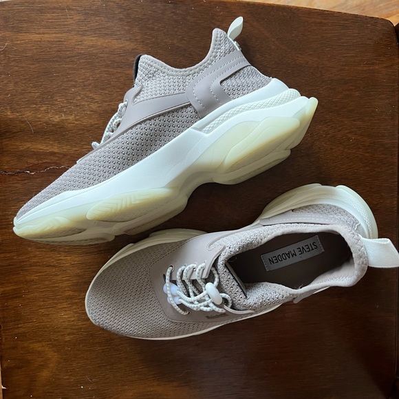 Steve Madden sneakers - Picture 4 of 5